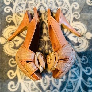 Vince Camuto Mista Slingback Tan Flower peep toe